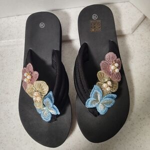 Black Flip Flops, (38) 7